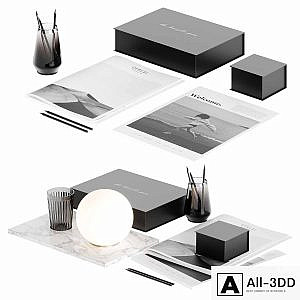 Decorative table set with lamp